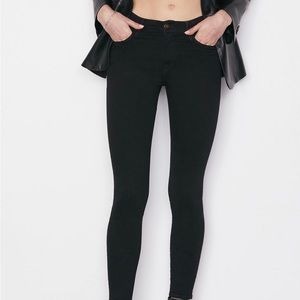 Le skinny. Black Frame jeans.